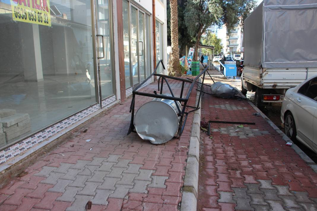 Seralar hayalet gibi uçtu! Pencereden bakan Antalyalılar gözlerine inanamadı - Resim: 28